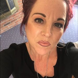 Meet your Posher, Christy